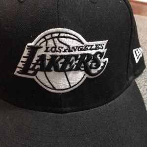 La Lakers fitted